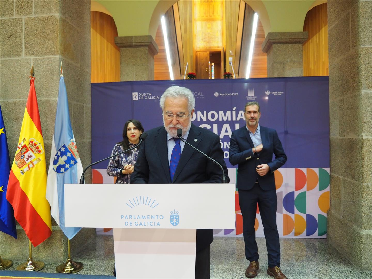 O Parlamento de Galicia acolle a exposición "Economía social no corazón da nosa historia"